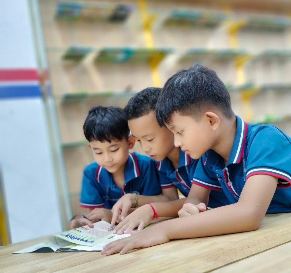 Why choose AIS?